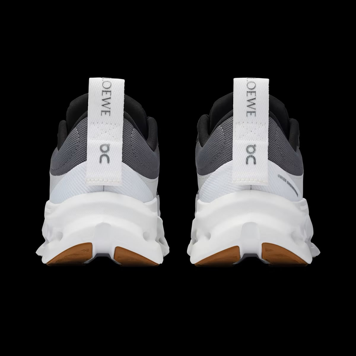 On x Loewe Cloudtilt 2 en noir et blanc