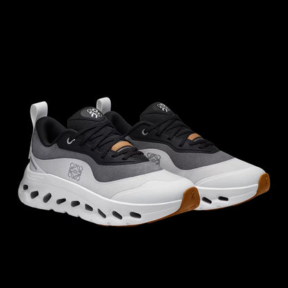 On x Loewe Cloudtilt 2 en noir et blanc